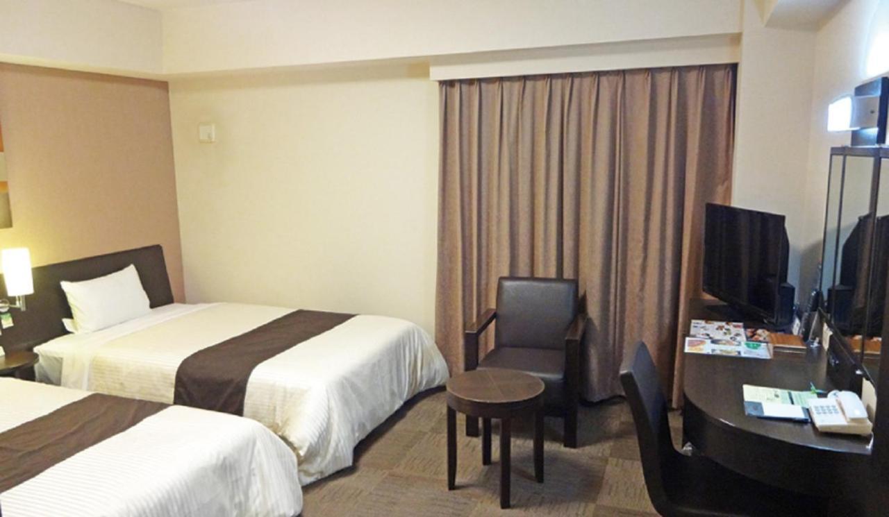 Hotel Route-Inn Hofu Ekimae Екстер'єр фото