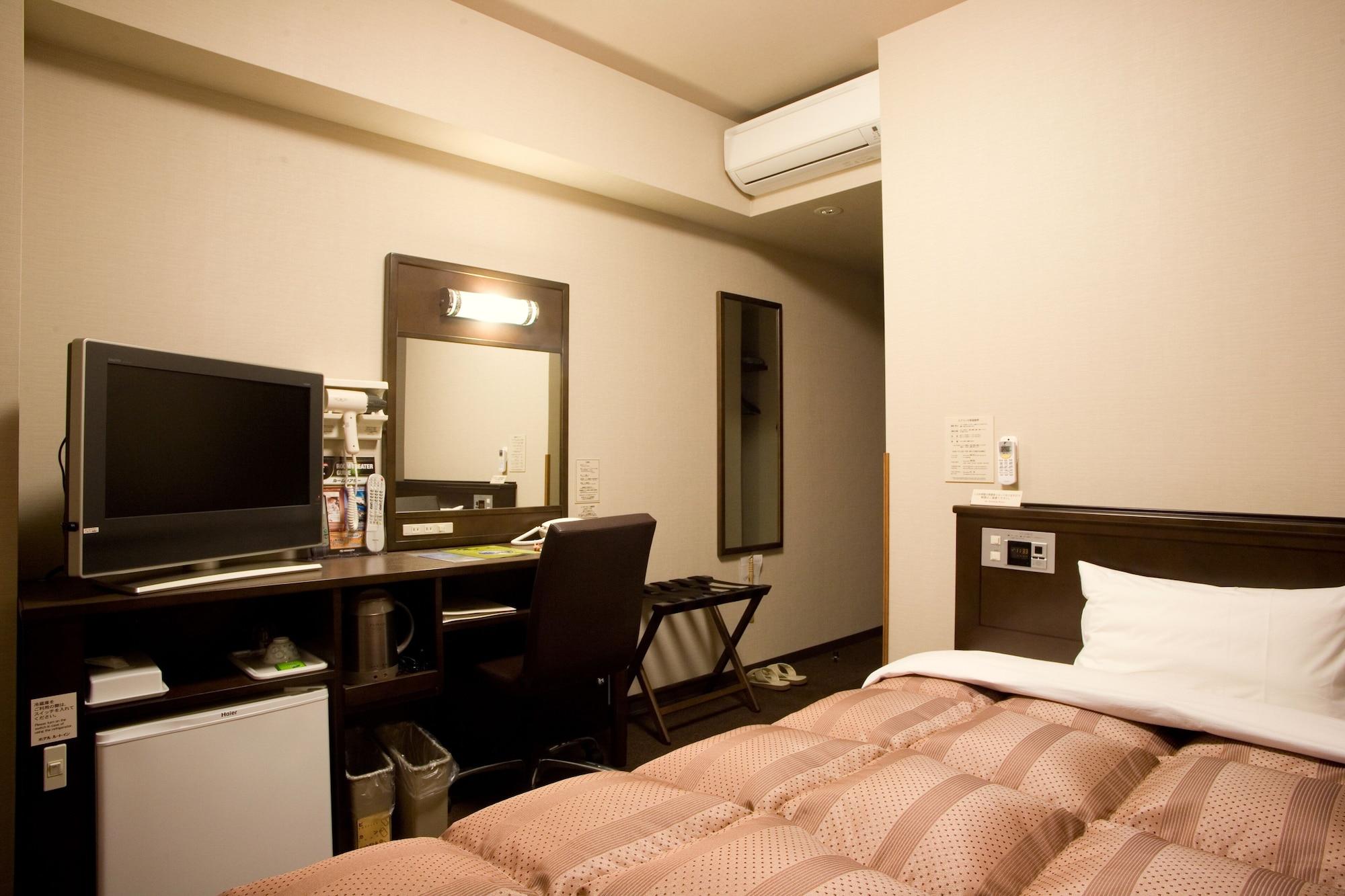 Hotel Route-Inn Hofu Ekimae Екстер'єр фото