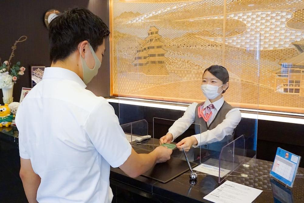 Hotel Route-Inn Hofu Ekimae Екстер'єр фото