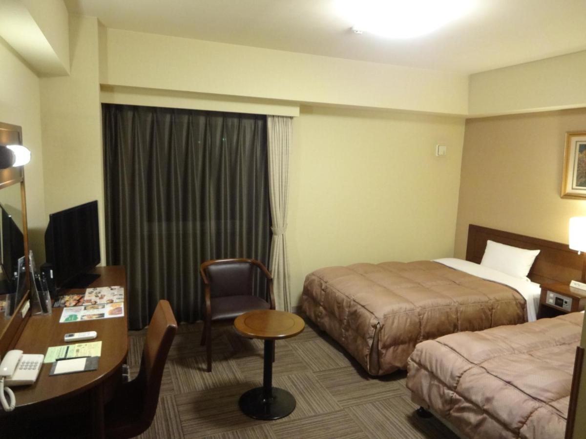 Hotel Route-Inn Hofu Ekimae Екстер'єр фото